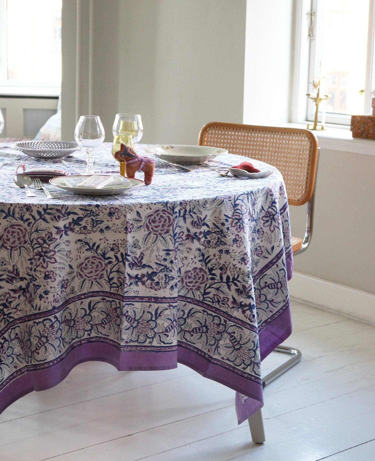 Noor Tablecloth - White Rose