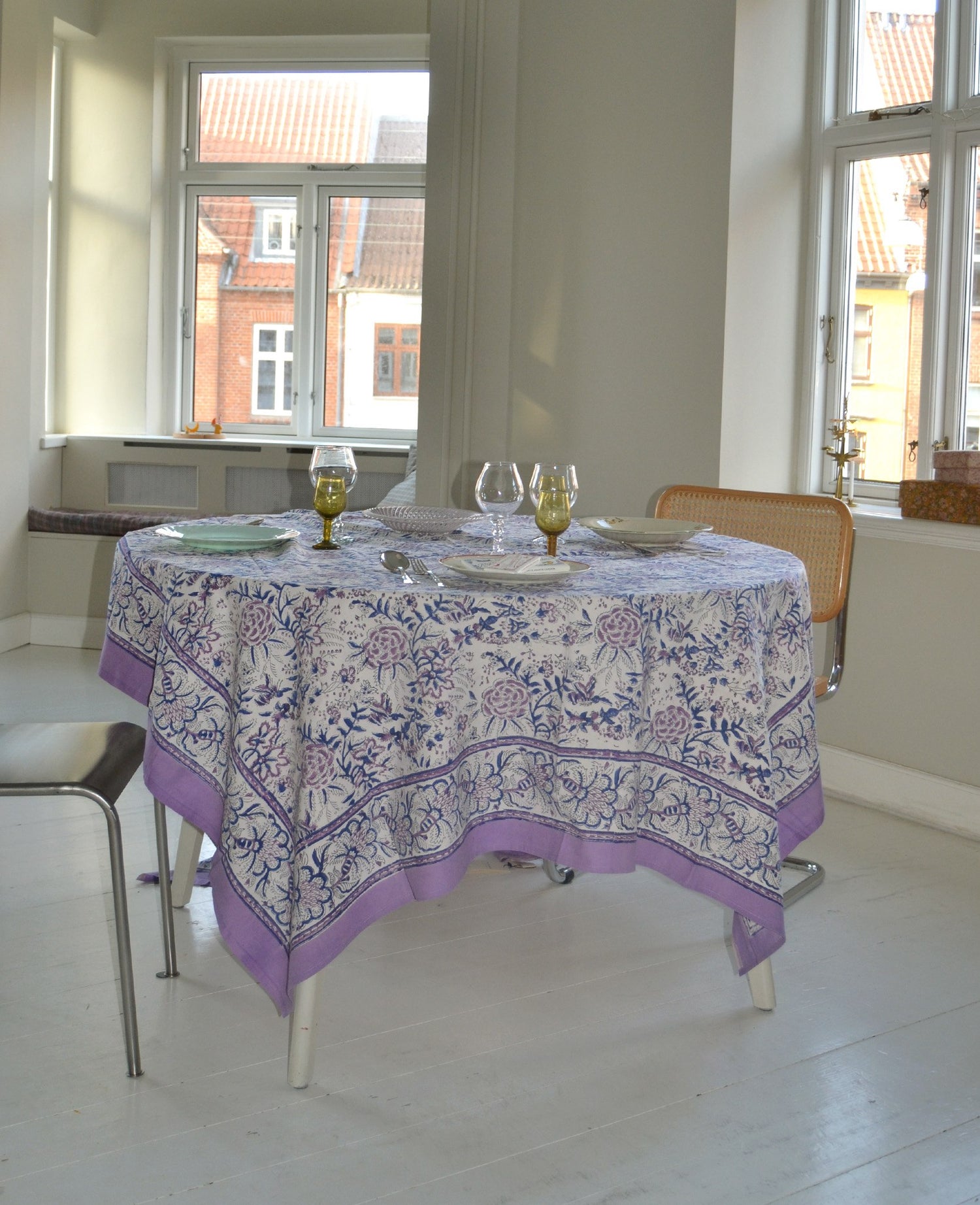 Noor Tablecloth - White Rose