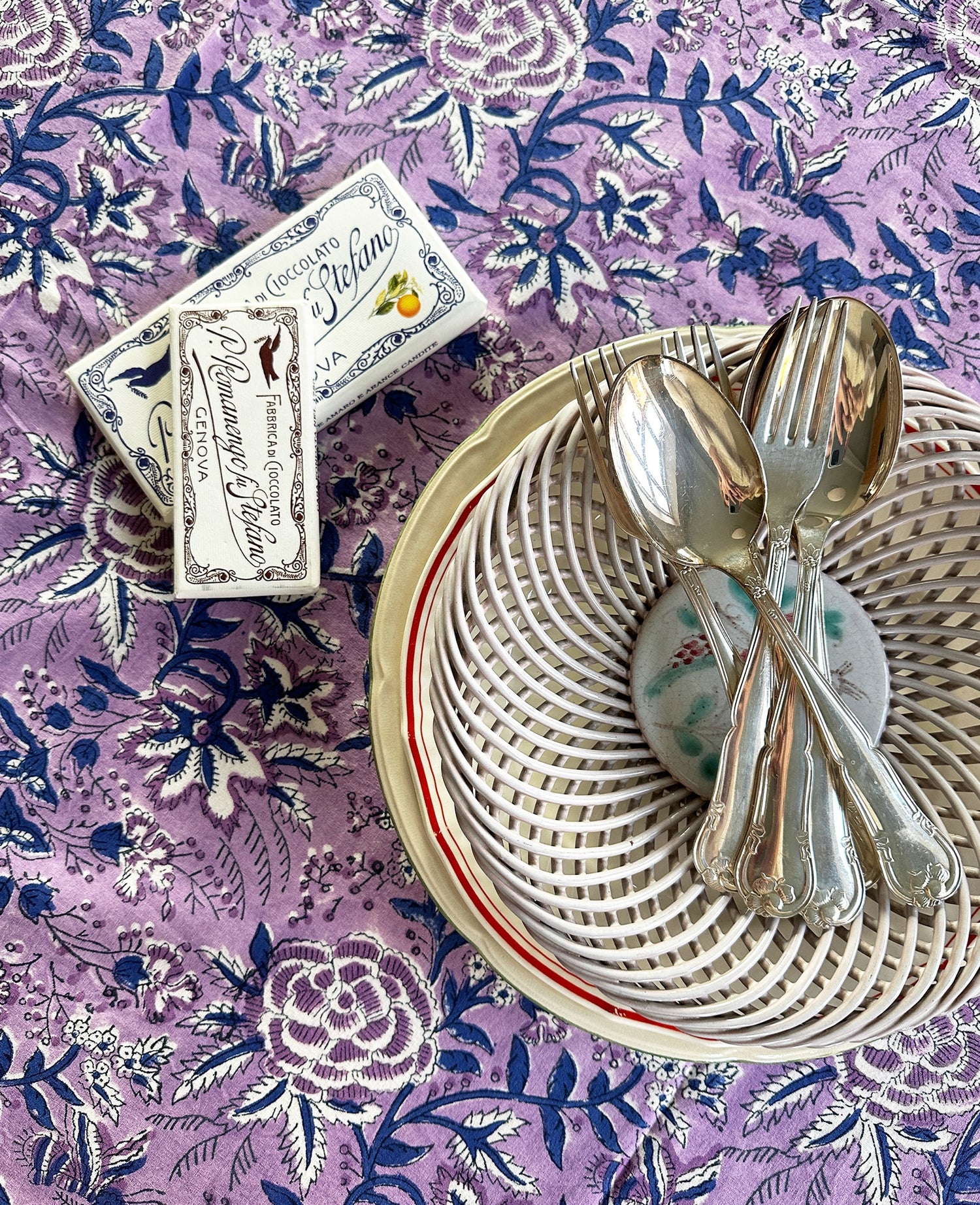 Noor Tablecloth - Purple Rose