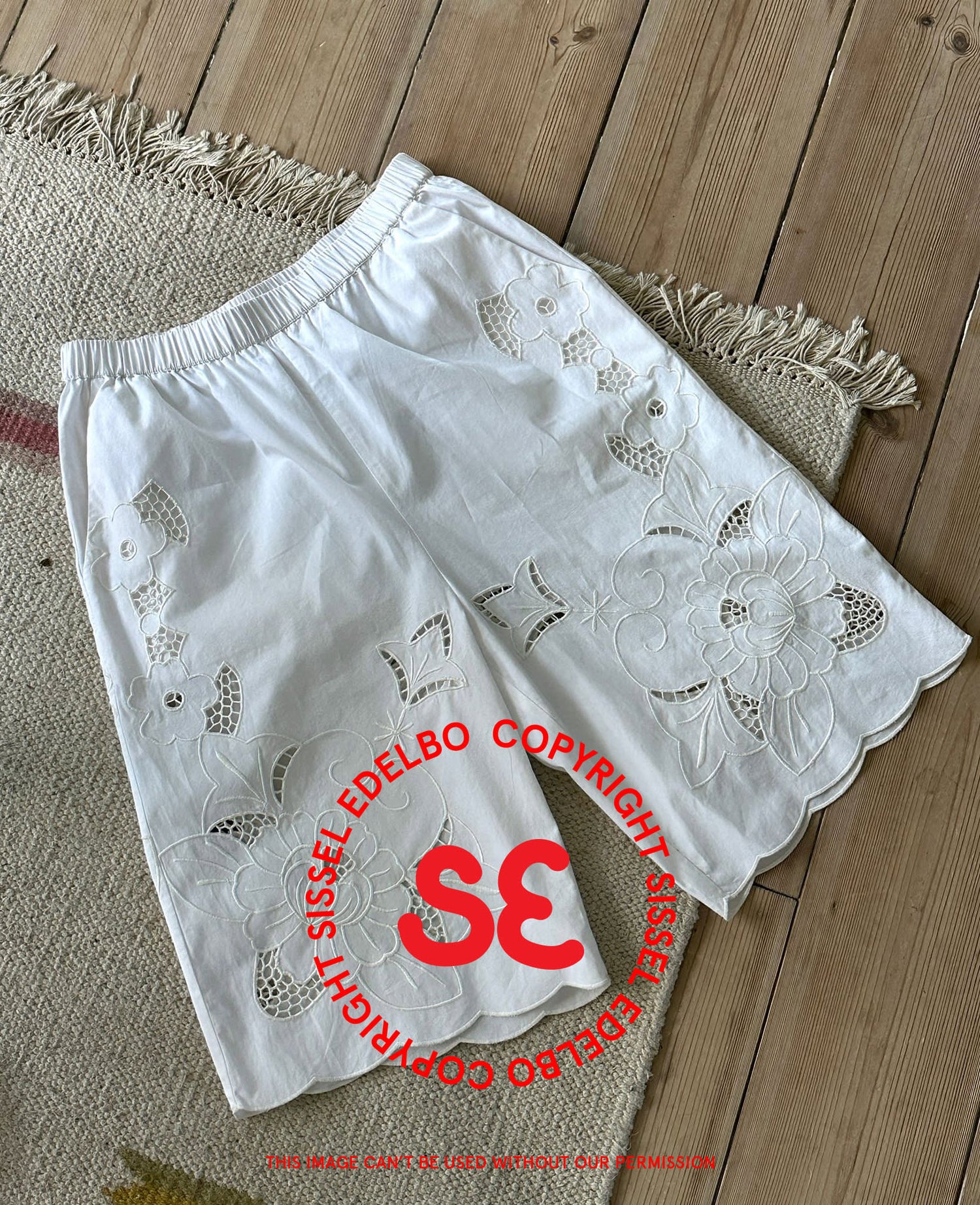 Adeline Bermuda Shorts - Ecru