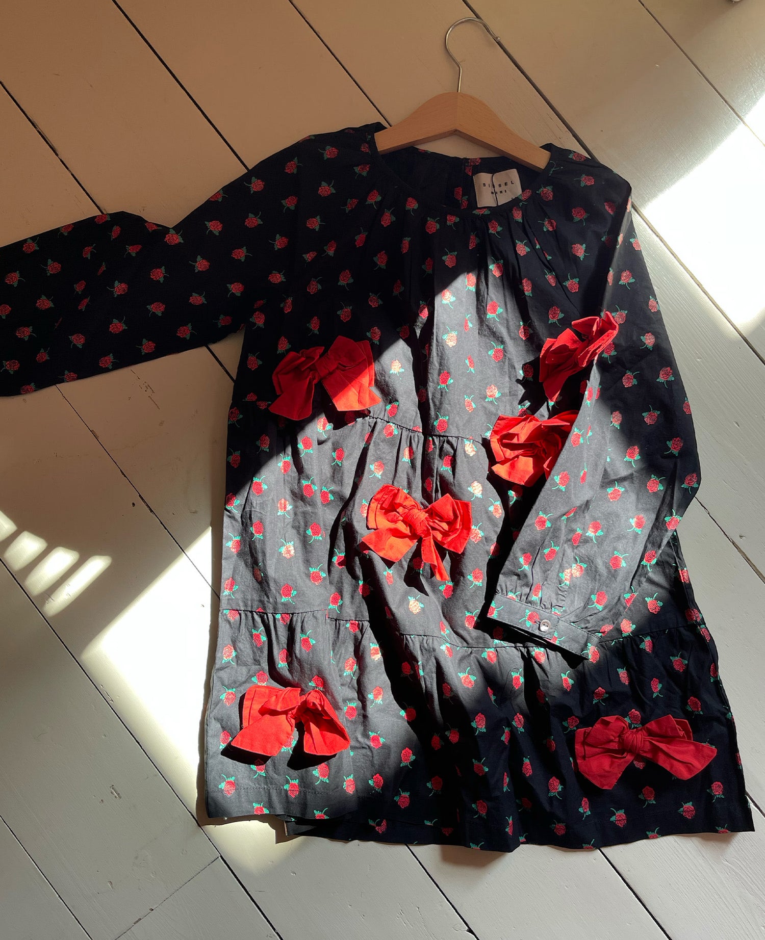 Bow MINI Dress - Black w. Red Roses