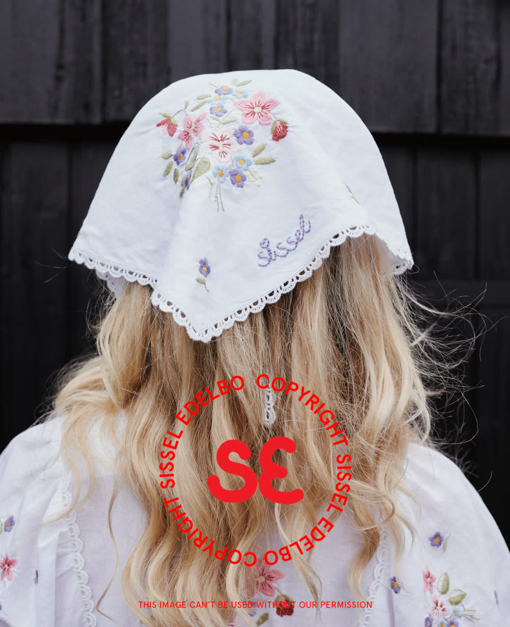 Gita Headscarf - White Floral