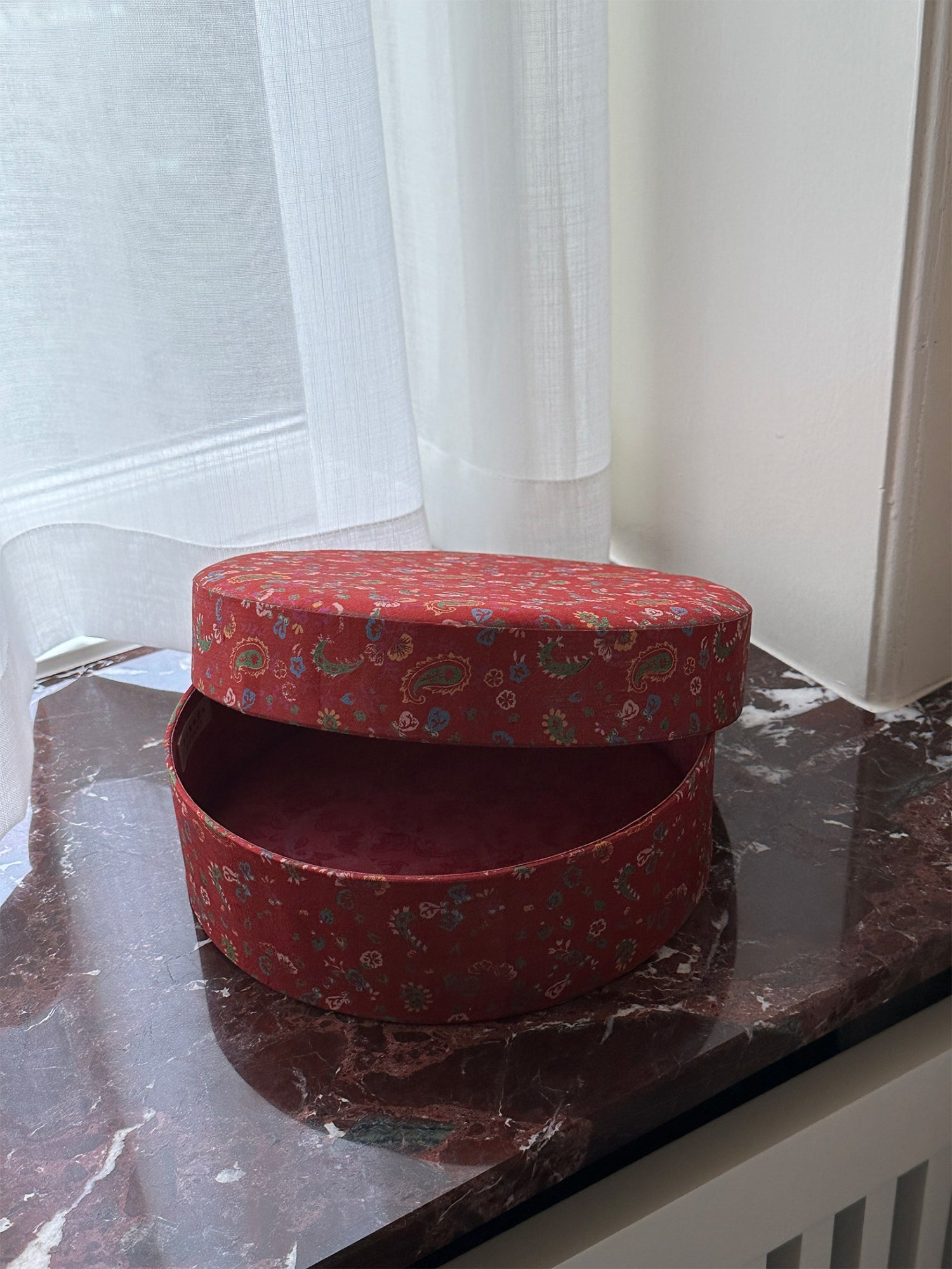 Jennie Round SILK Box - No. 19