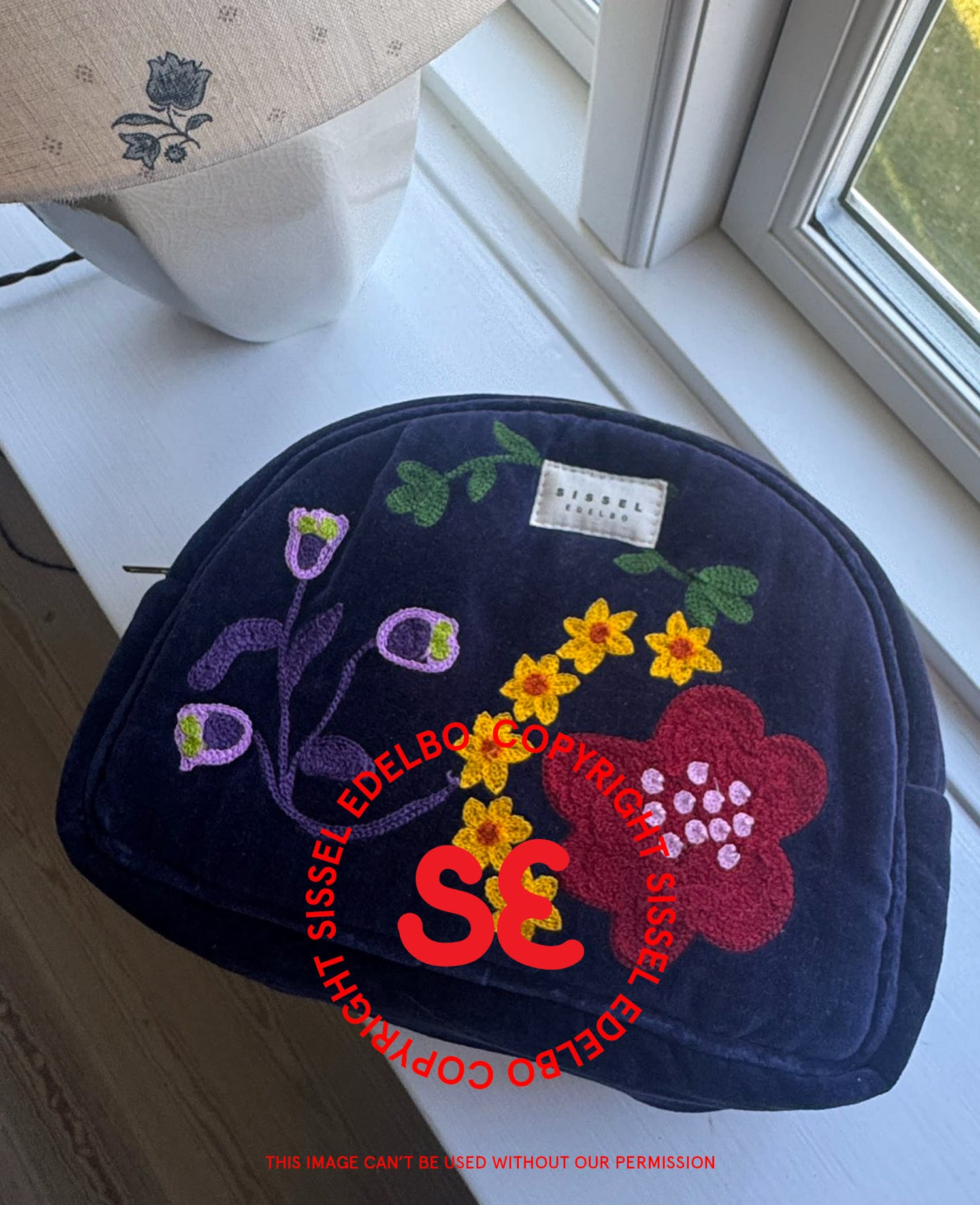 Karla Wash Bag - Velvet Botanic