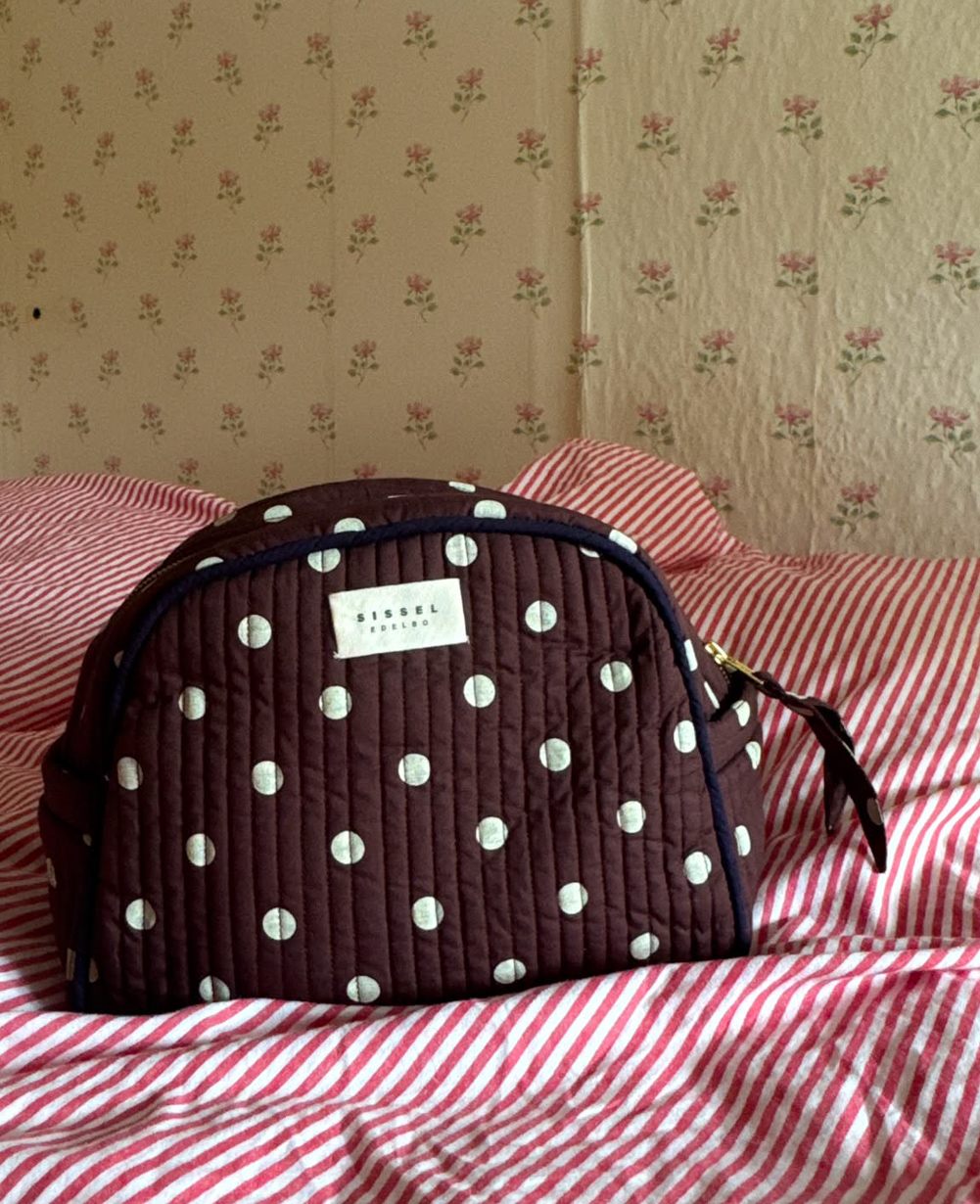 Karla Wash Bag - Brown Dot