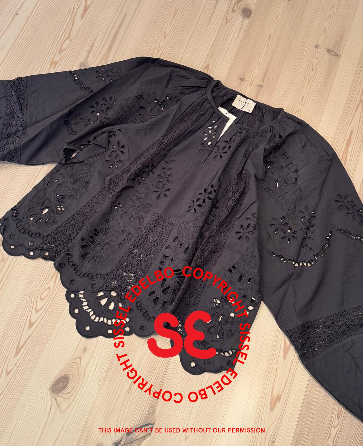 Mila Top - Almost Black