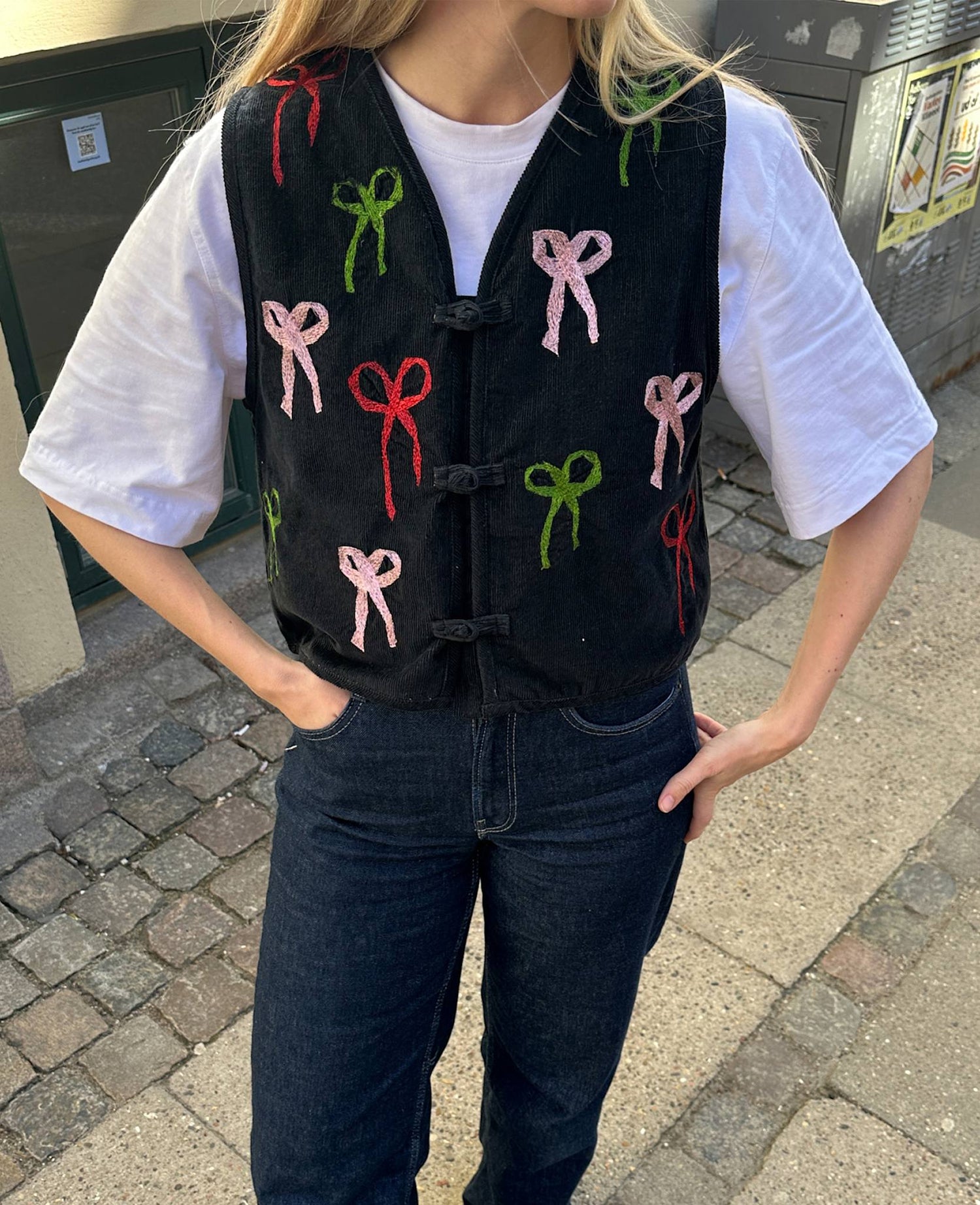 Rita Vest - Black