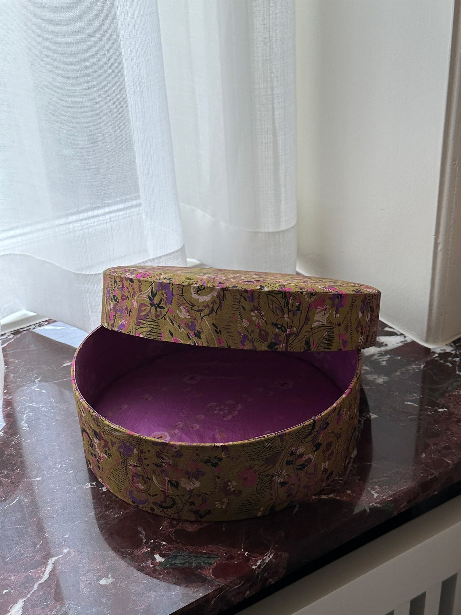 Jennie Round SILK Box - No. 7