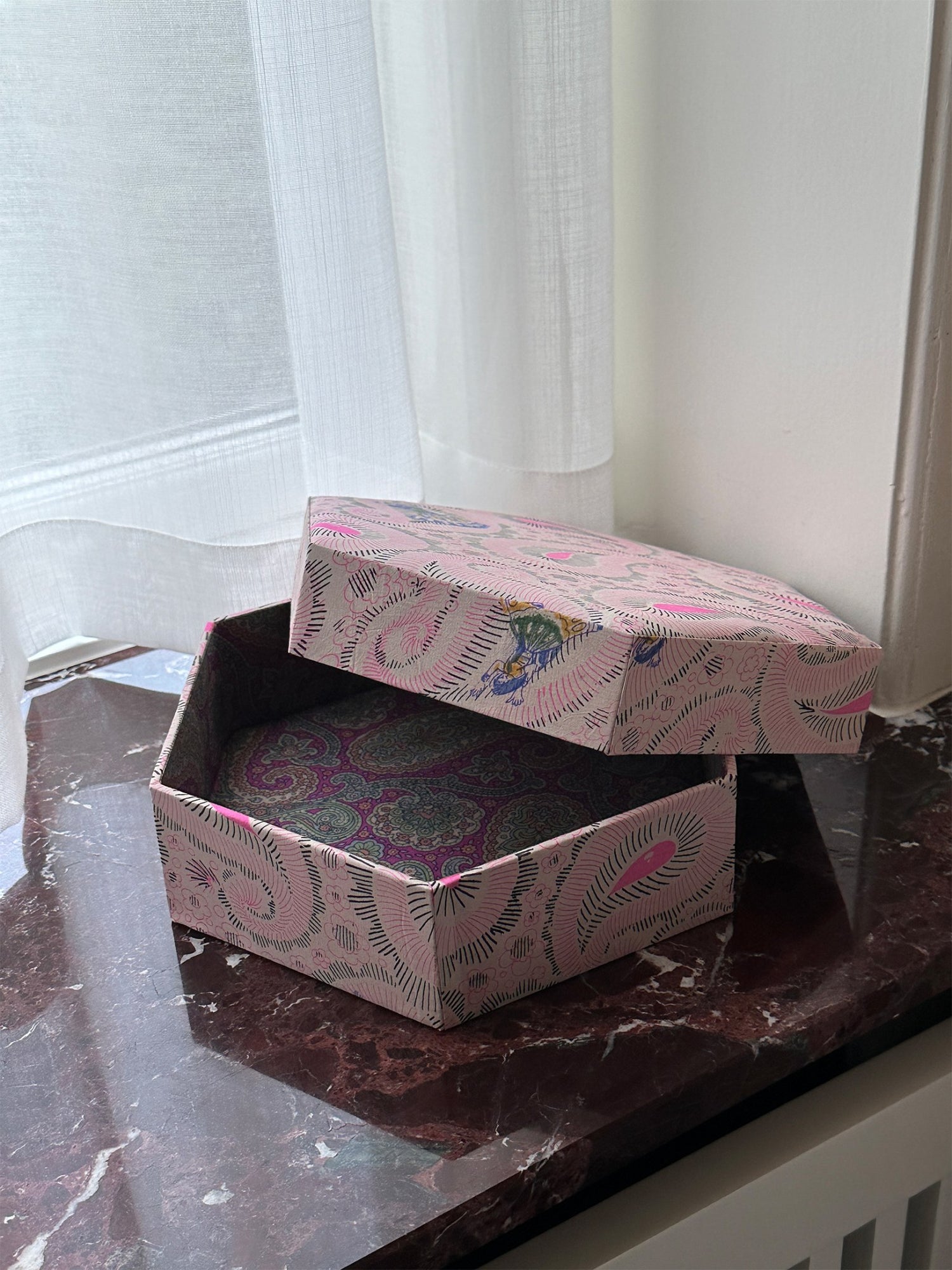 Alison Hexagon SILK Box - No. 16