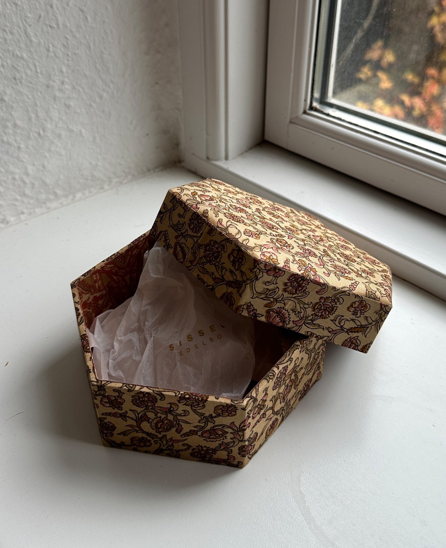 Susan Hexagon SILK Box - No. 4