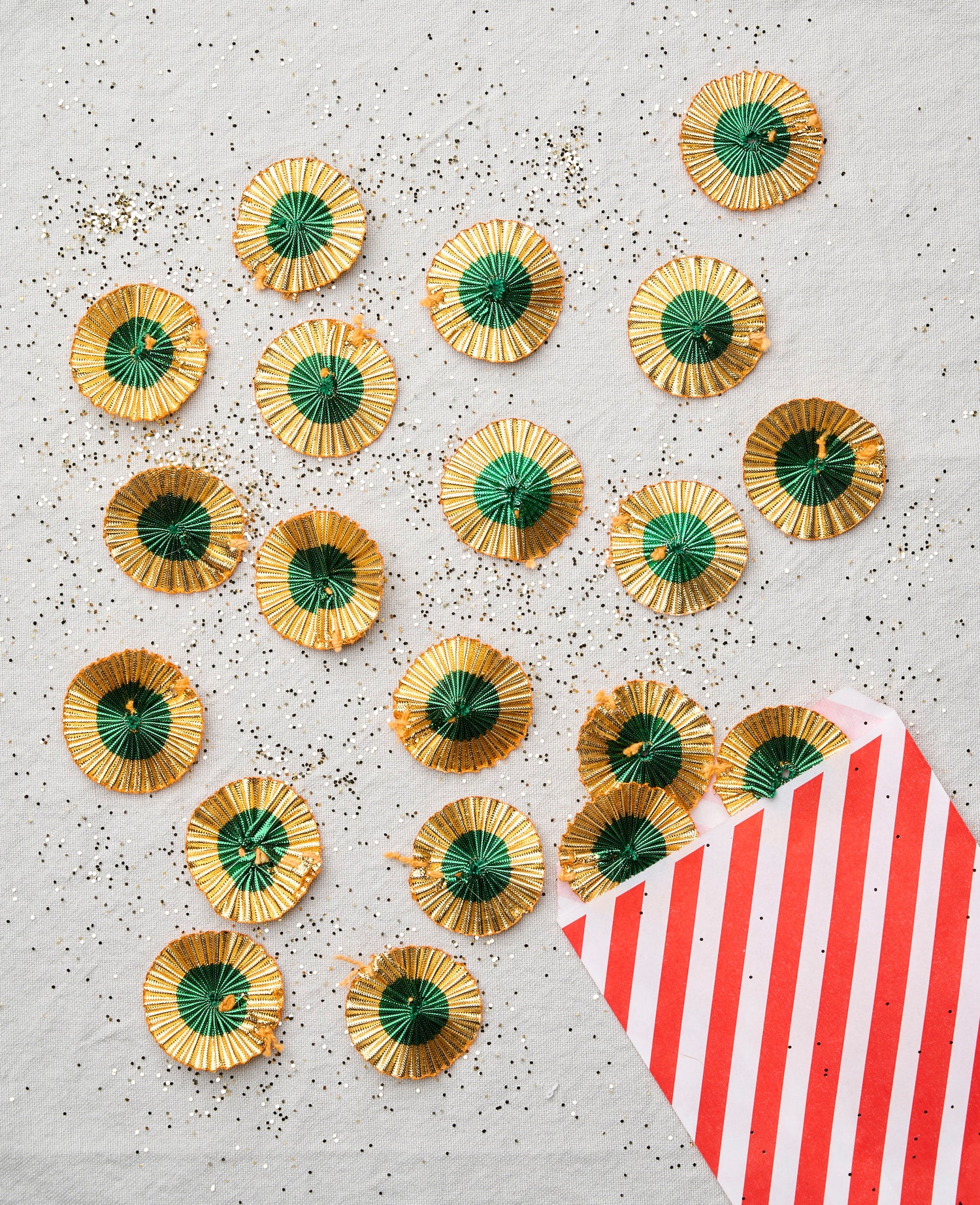 Metallic Celebration Rosettes 20 pc - Golden Emerald