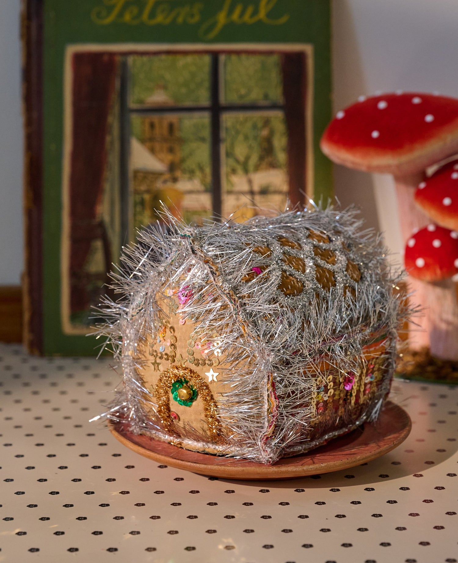 Gingerbread House - MEDIUM - No. 176