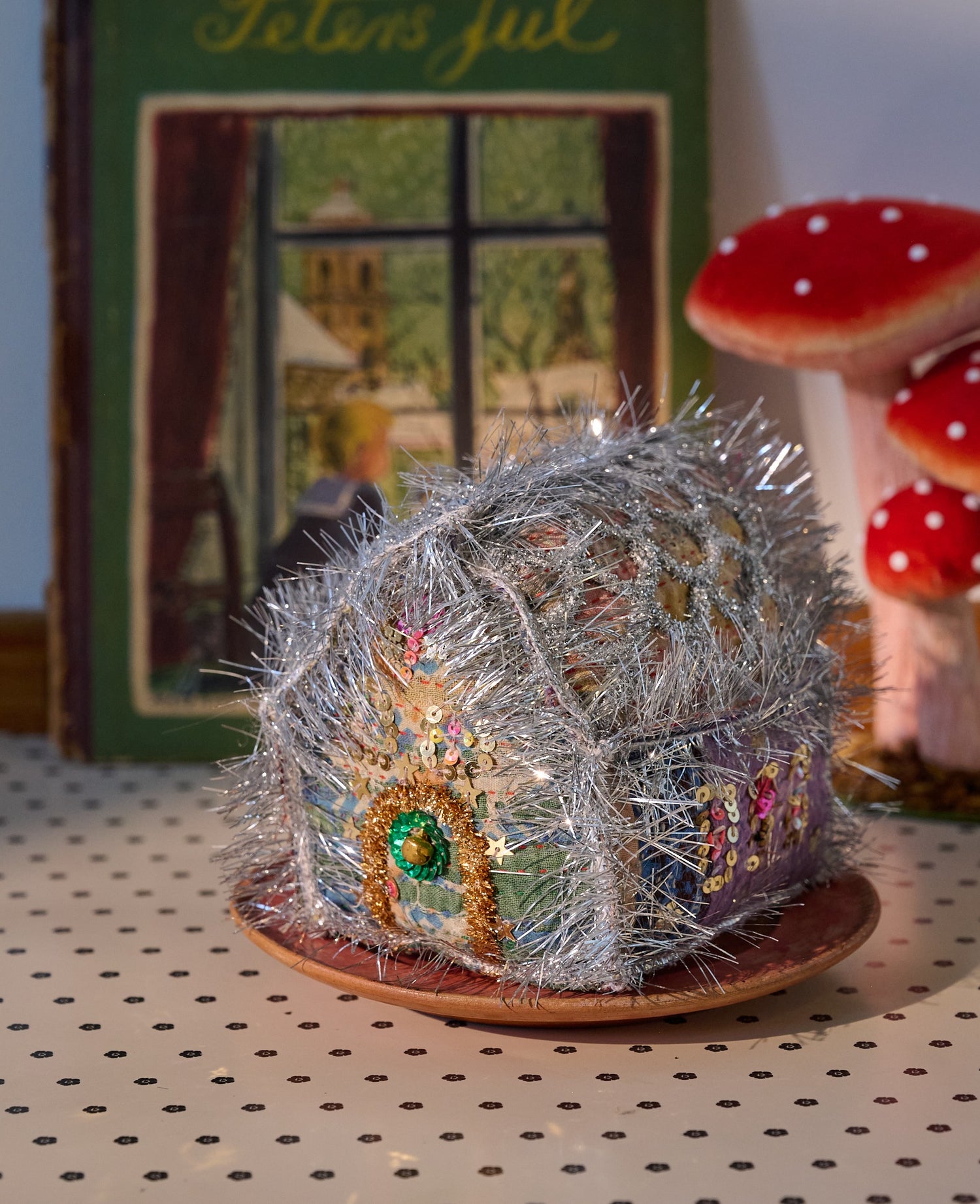 Gingerbread House - MEDIUM - No. 195