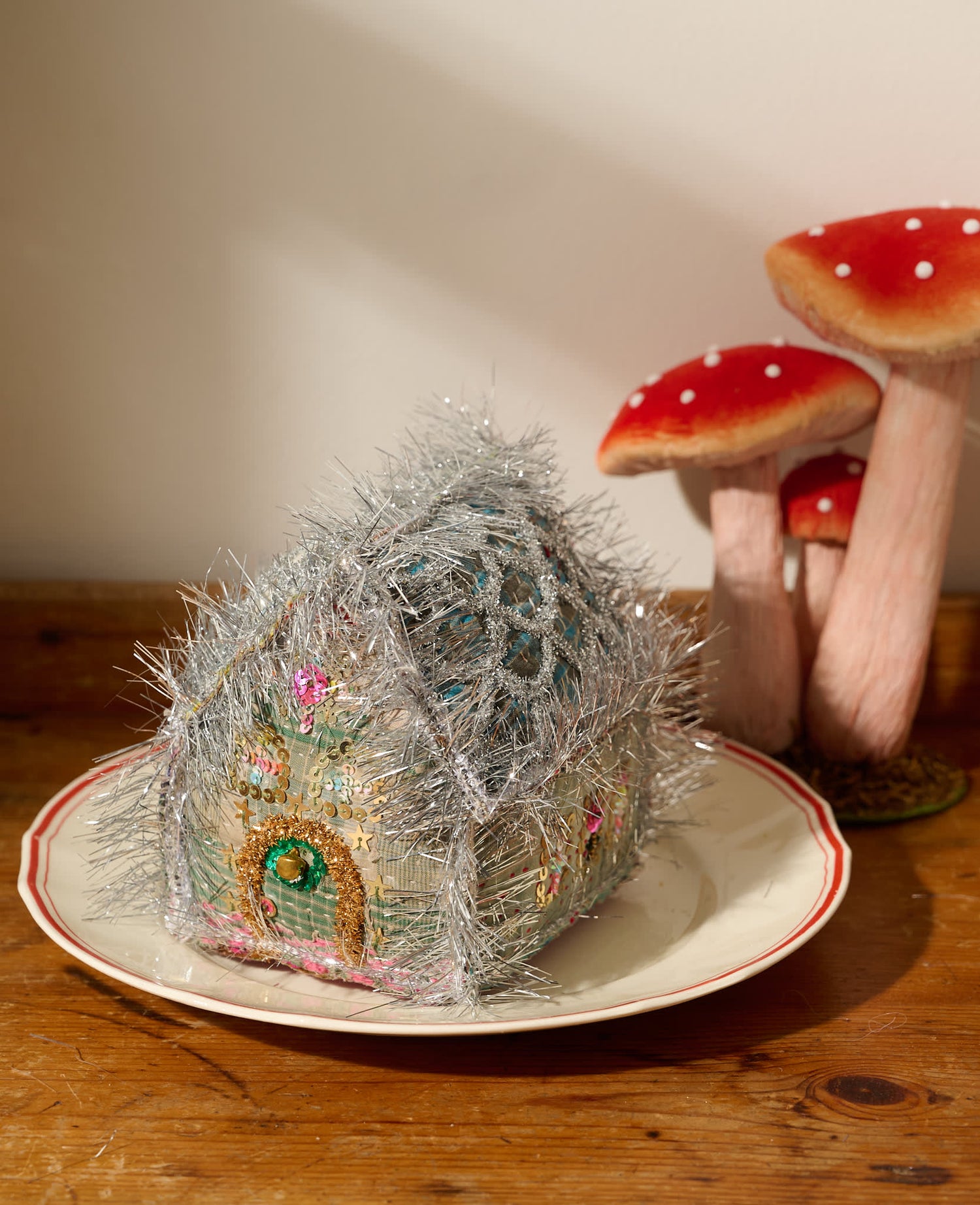 Gingerbread House - MEDIUM - No. 560
