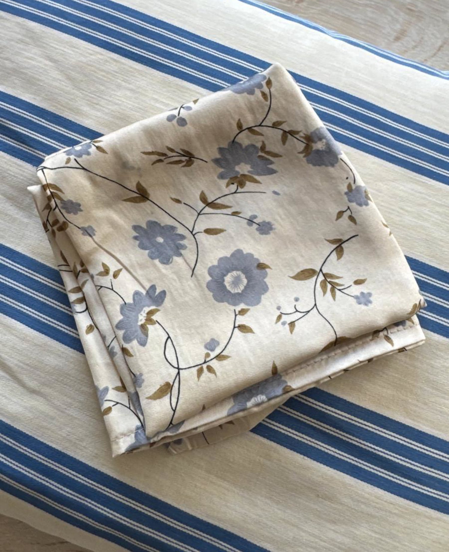 Vinita SILK Scarf - No. 334