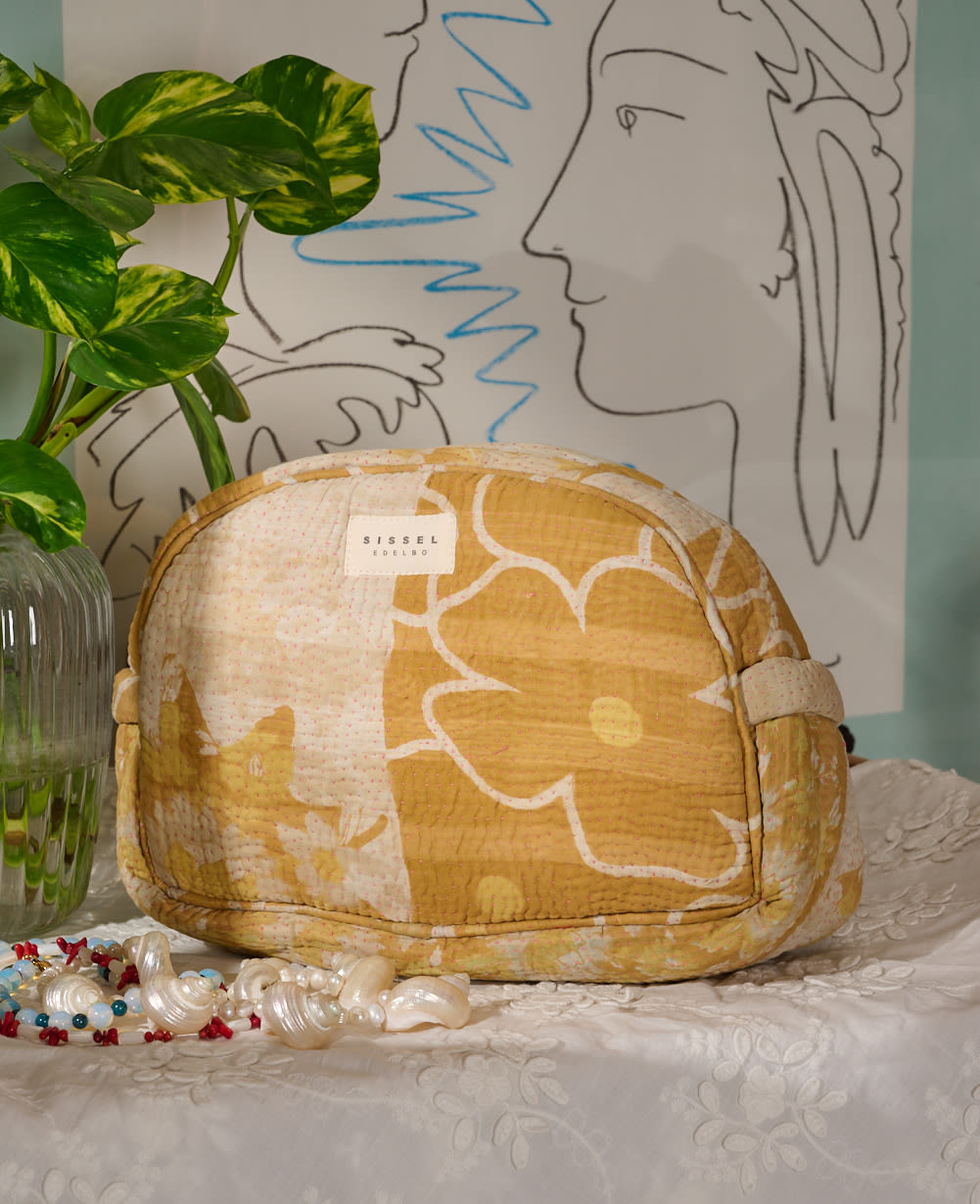 Karla Wash Bag - No. 256