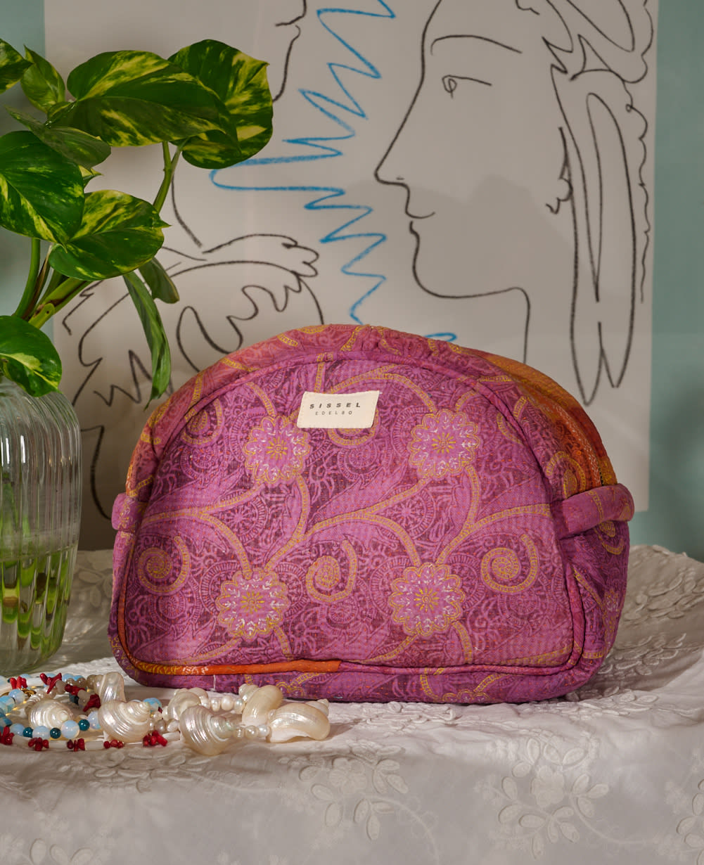 Karla Wash Bag - No. 262