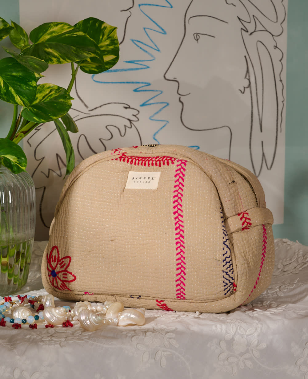 Karla Wash Bag - No. 266