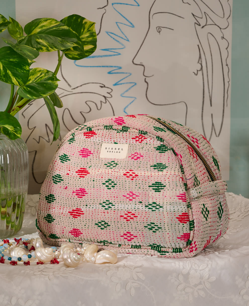 Karla Wash Bag - No. 273