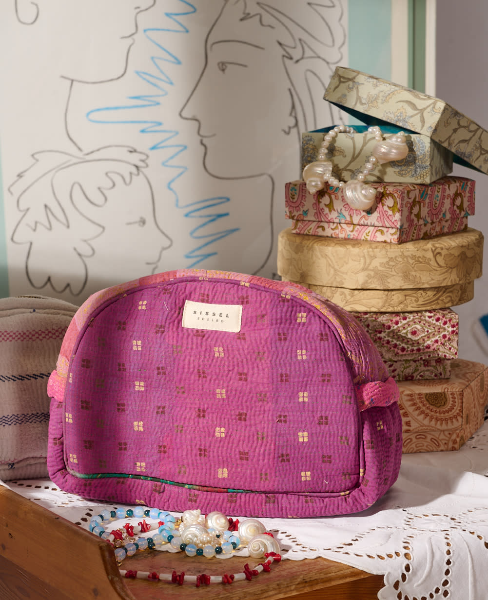 Karla Wash Bag - No. 279