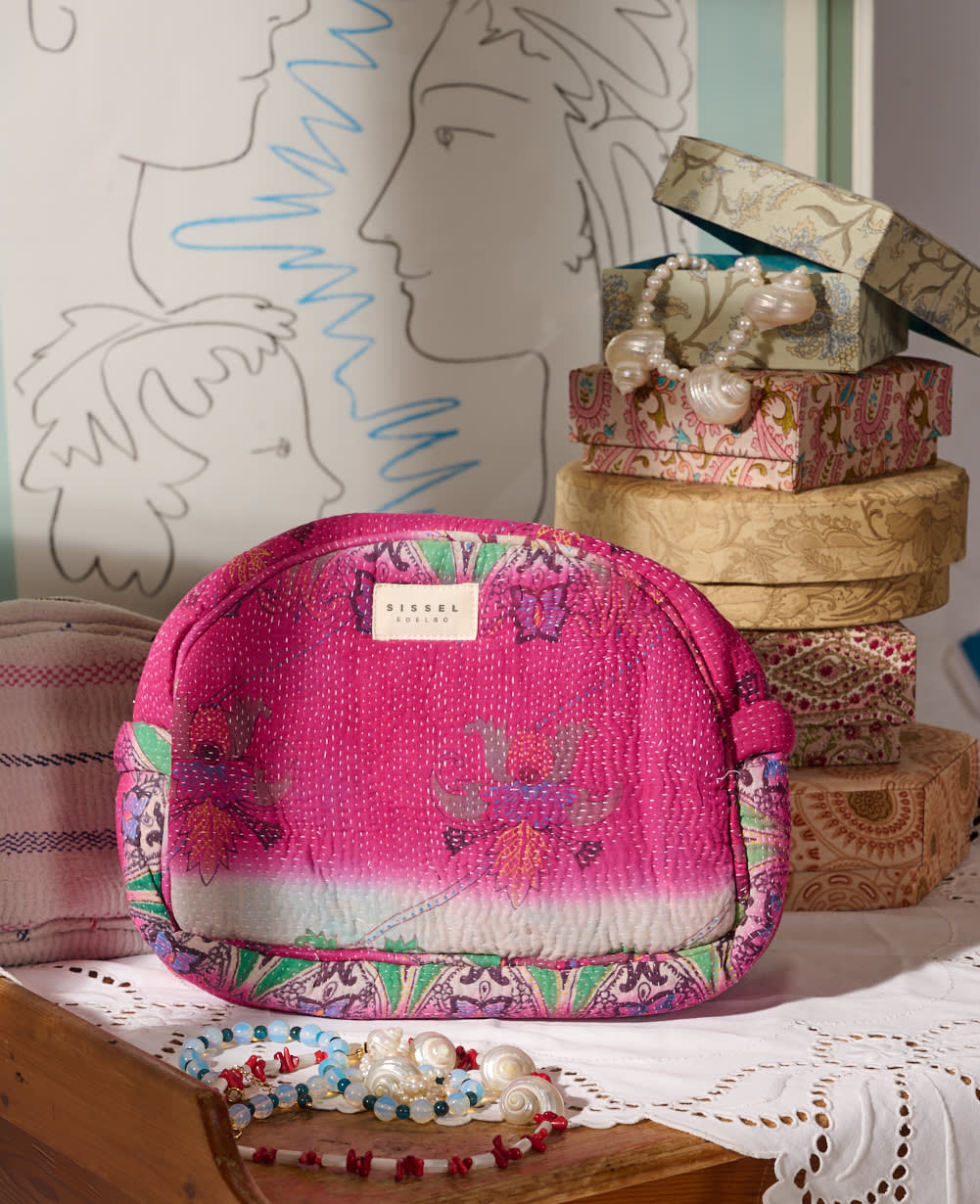 Karla Wash Bag - No. 288