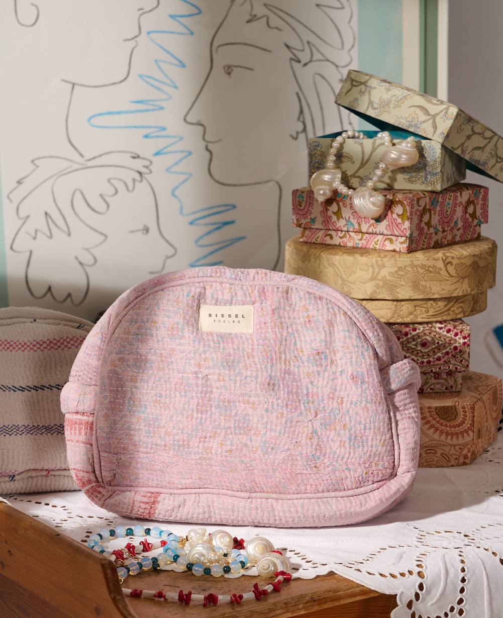 Karla Wash Bag - No. 294