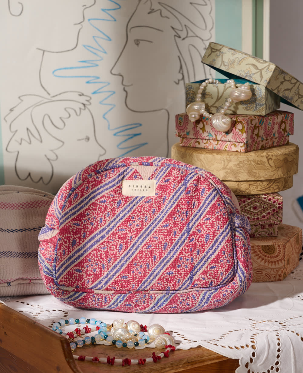 Karla Wash Bag - No. 308