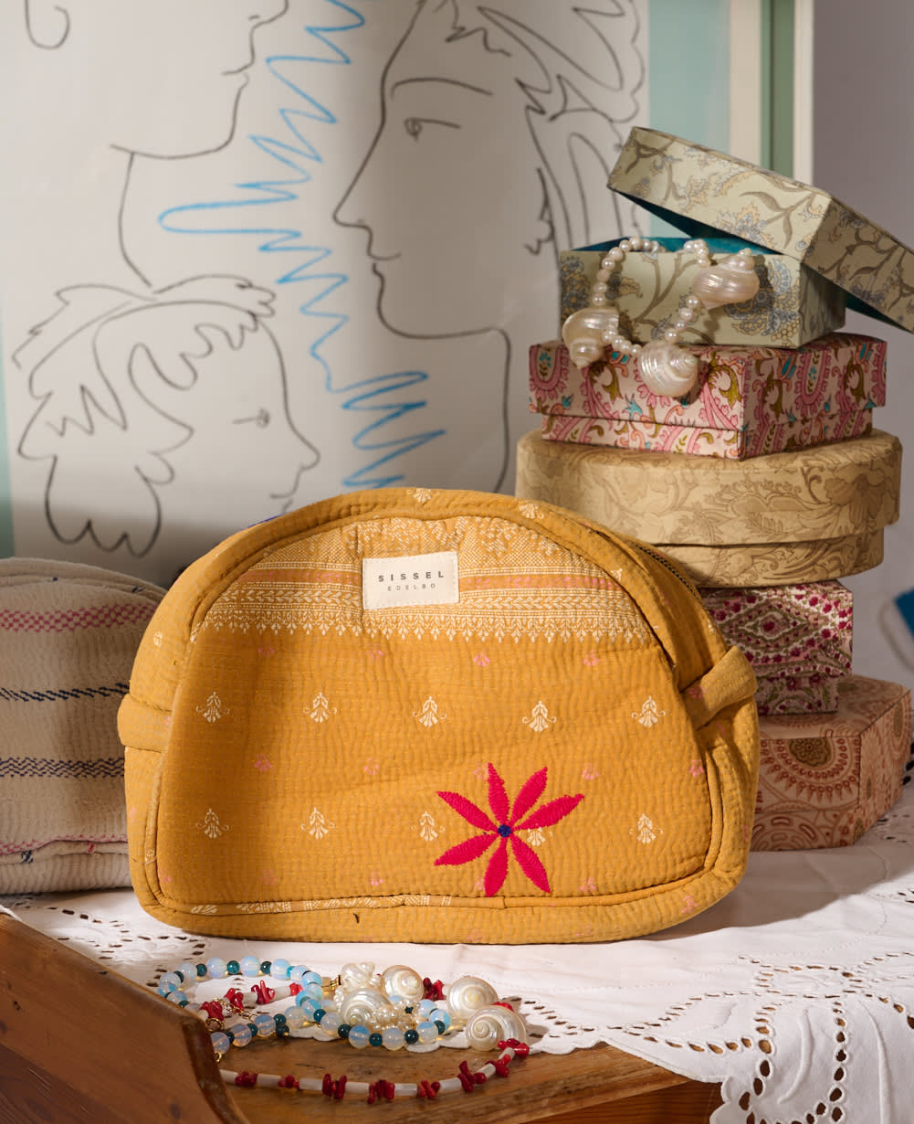 Karla Wash Bag - No. 309