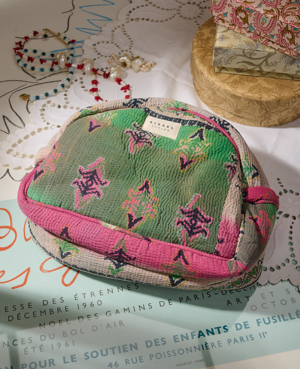 Karla Wash Bag - No. 318