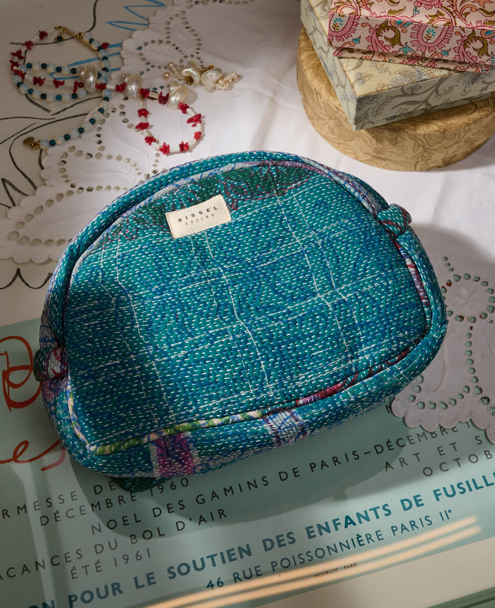Karla Wash Bag - No. 332