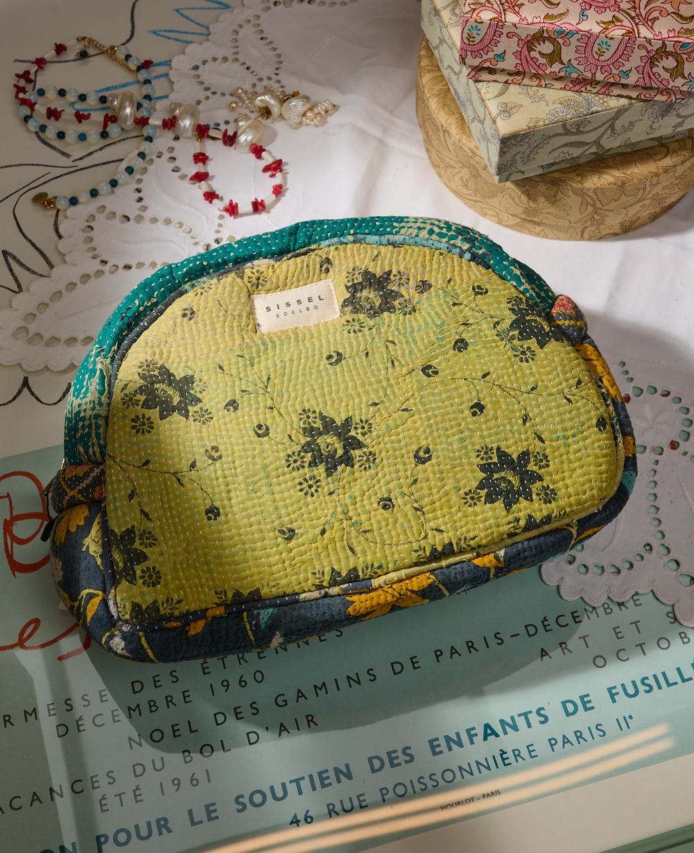 Karla Wash Bag - No. 334