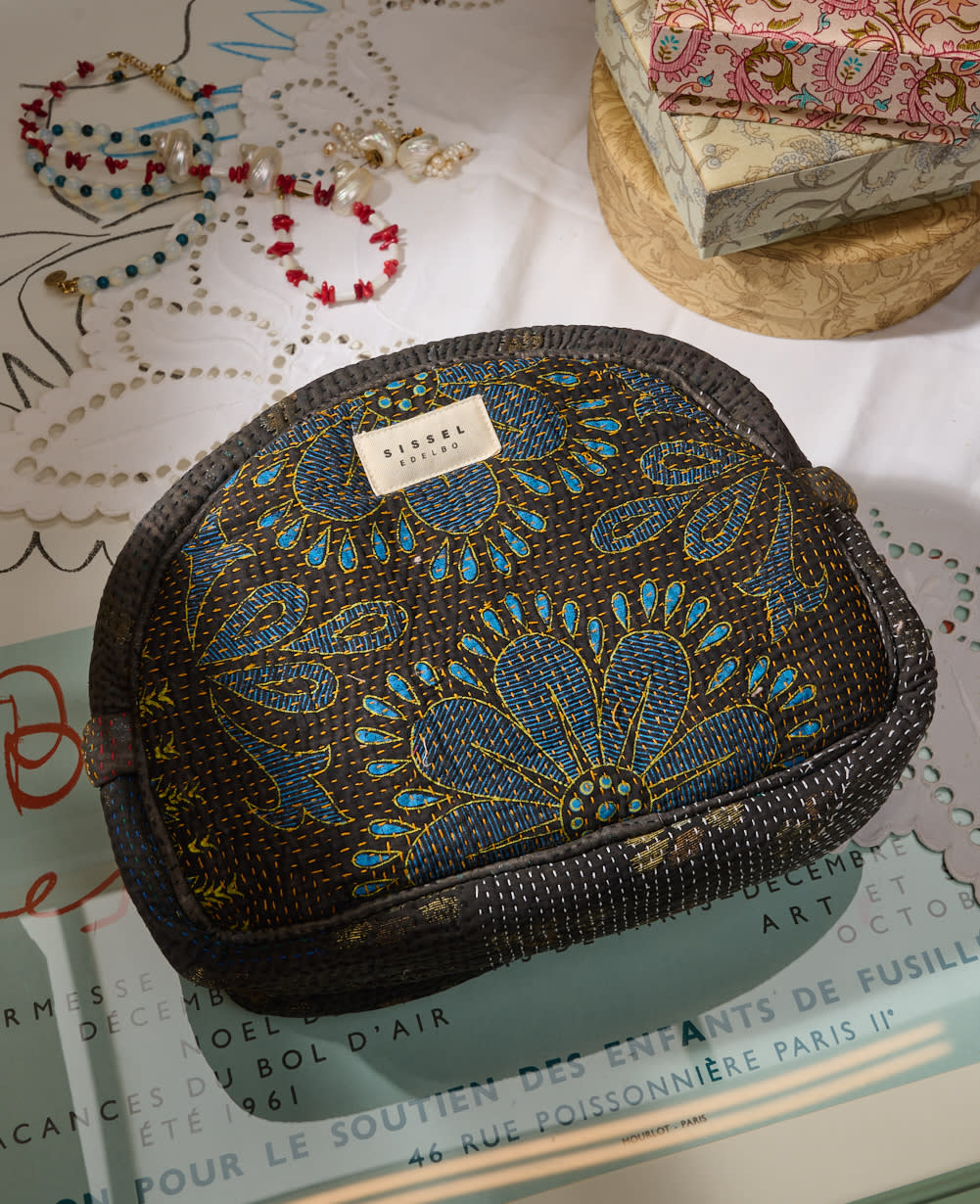Karla Wash Bag - No. 340