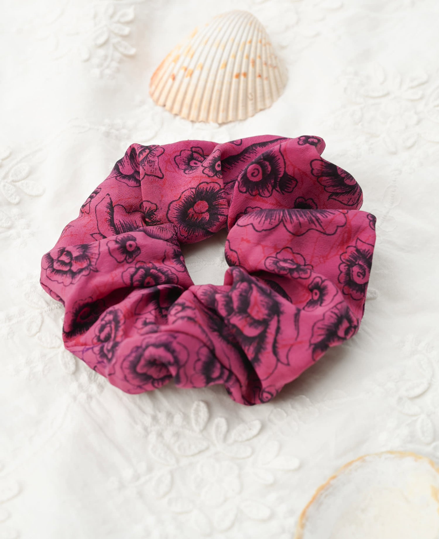 Meadow SILK Scrunchie - No. 108