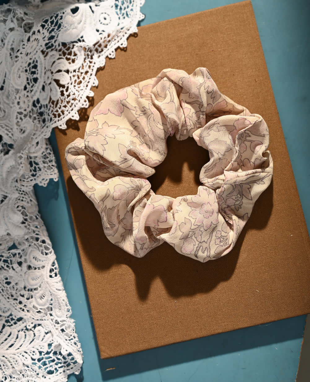 Meadow SILK Scrunchie - No. 68