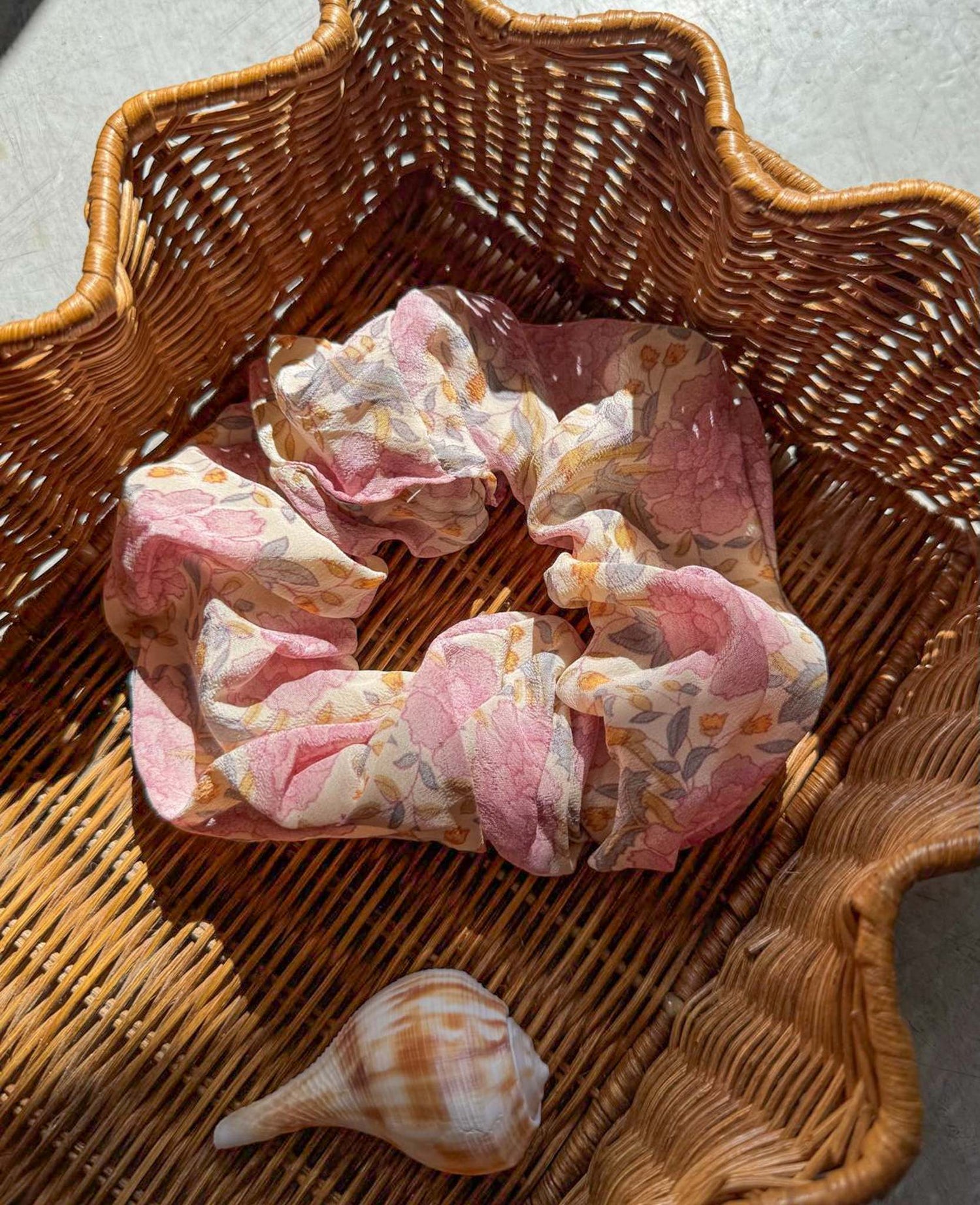 Meadow SILK Scrunchie - No. 90