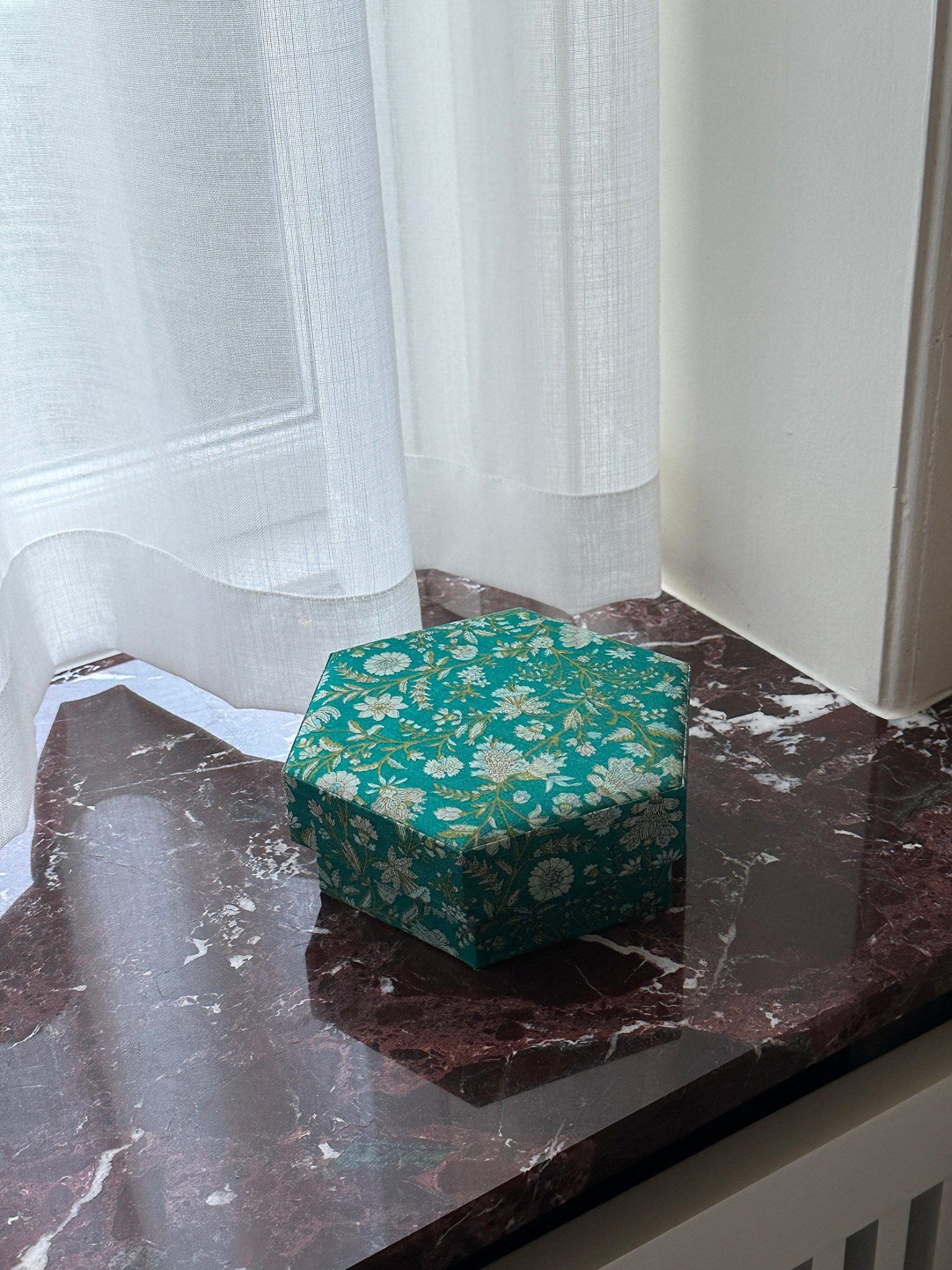 Susan Hexagon SILK Box - No. 13 – SISSEL EDELBO